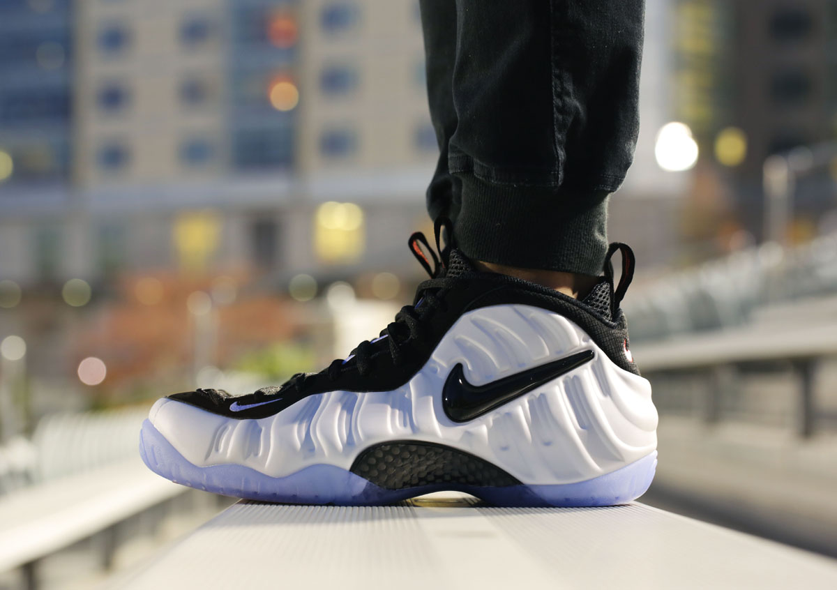 nike air foamposite on feet