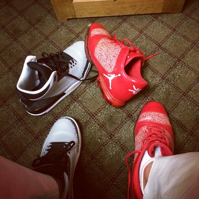 Keegan Bradley wearing Air Jordan XX9 29 Red Golf Shoes (2)