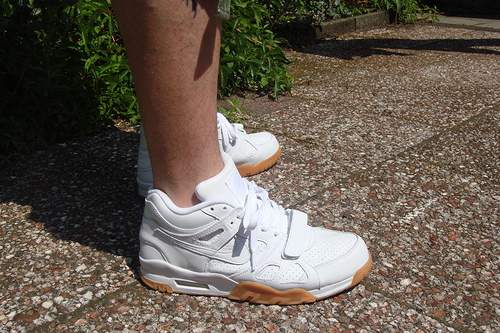 nike air trainer white