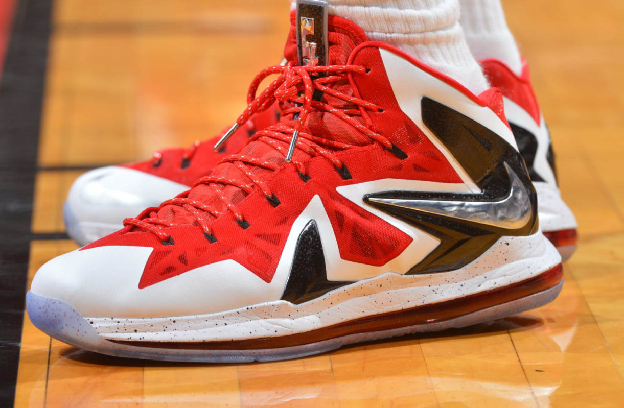 Kevin Durant wearing Nike KD 6 PE, Tony Wroten wearing Jordan