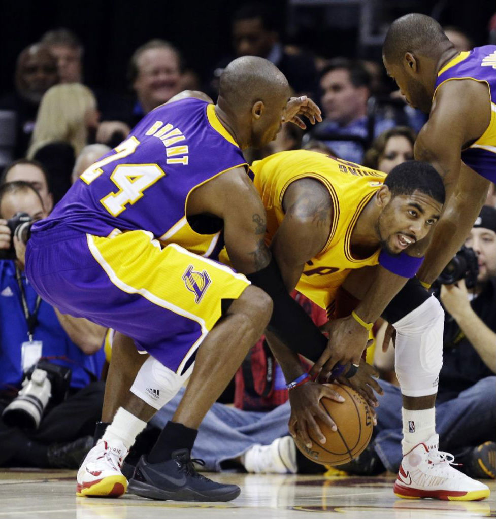 Kobe Bryant wearing Nike Kobe 8 System Blackout (8)