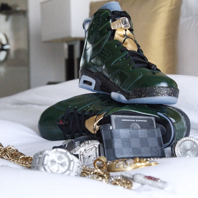 Bow Wow Picks Up Air Jordan VI 6 Champagne