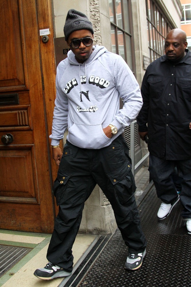 rappers wearing new balance 99