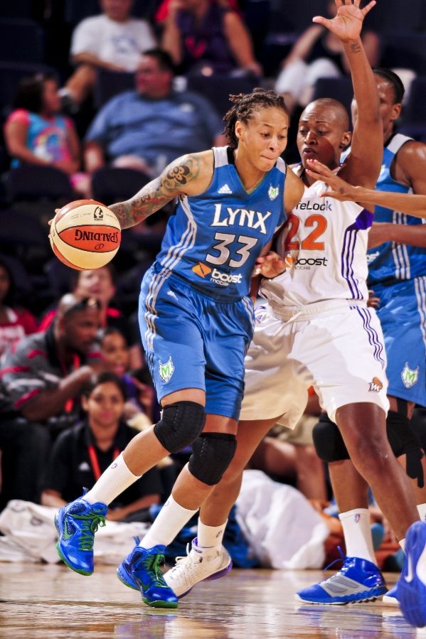 Seimone Augustus wearing Nike LeBron 9 PE (1)