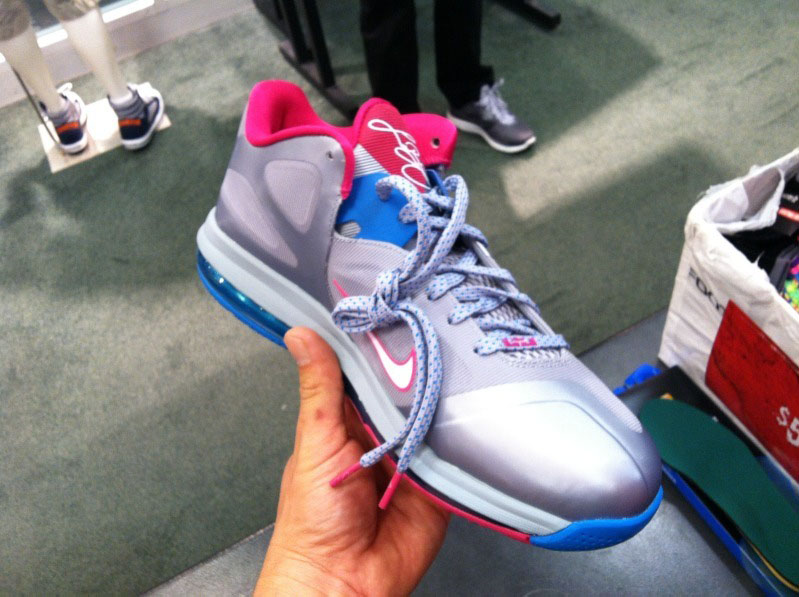 Nike LeBron 9 Low WBF Wolf Grey White Dynamic Blue Fireberry 510811-002 (3)