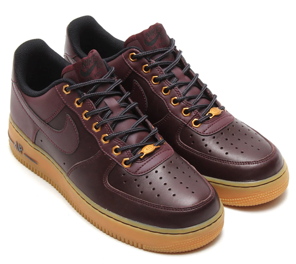 Nike air force 1 hotsell supreme high work boot