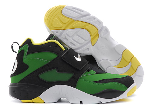 Nike Air Diamond Turf Oregon Ducks colorway