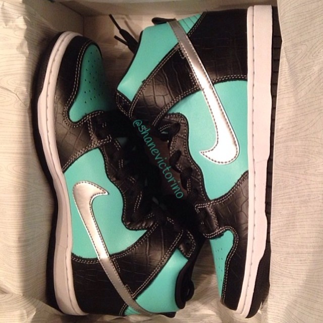 Shane Victorino Picks Up Nike Dunk High SB Tiffany