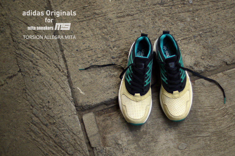 mita sneakers x adidas Originals Torsion Allegra top view