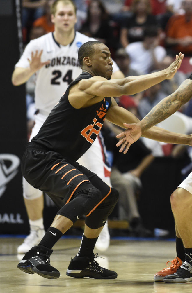 Markel Brown wearing Air Jordan XVII 17 Retro CDP