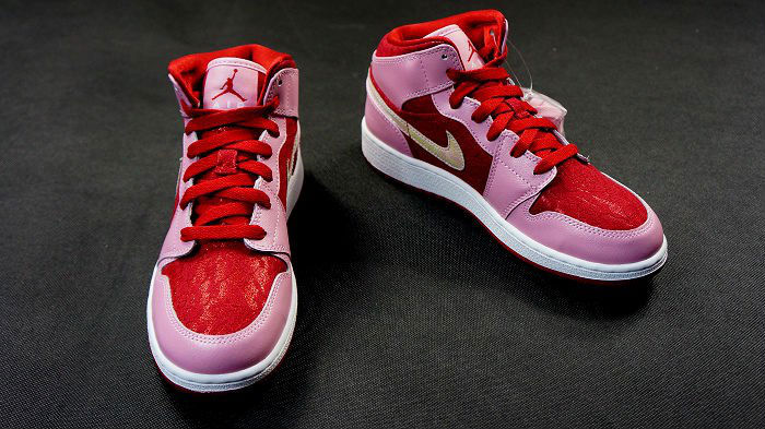 Valentine on sale edition jordans