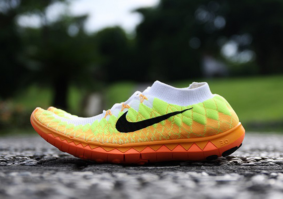 Nike flyknit on sale free orange