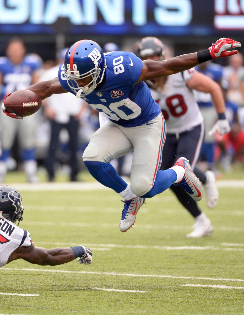 Victor Cruz wearing Nike Vapor Carbon 2014 Elite