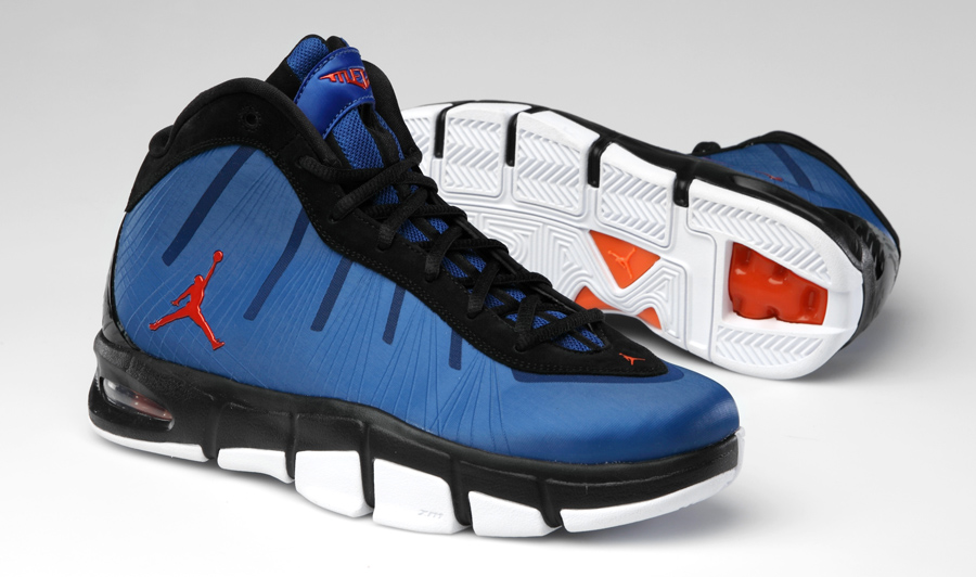 carmelo anthony tennis shoes