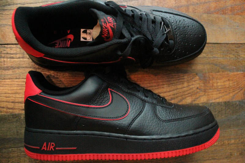 nike air force one black red