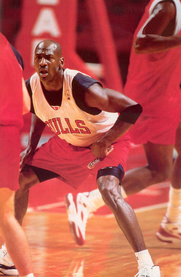 michael jordan wearing jordan 11 concord