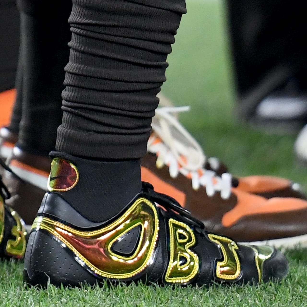obj cleats black
