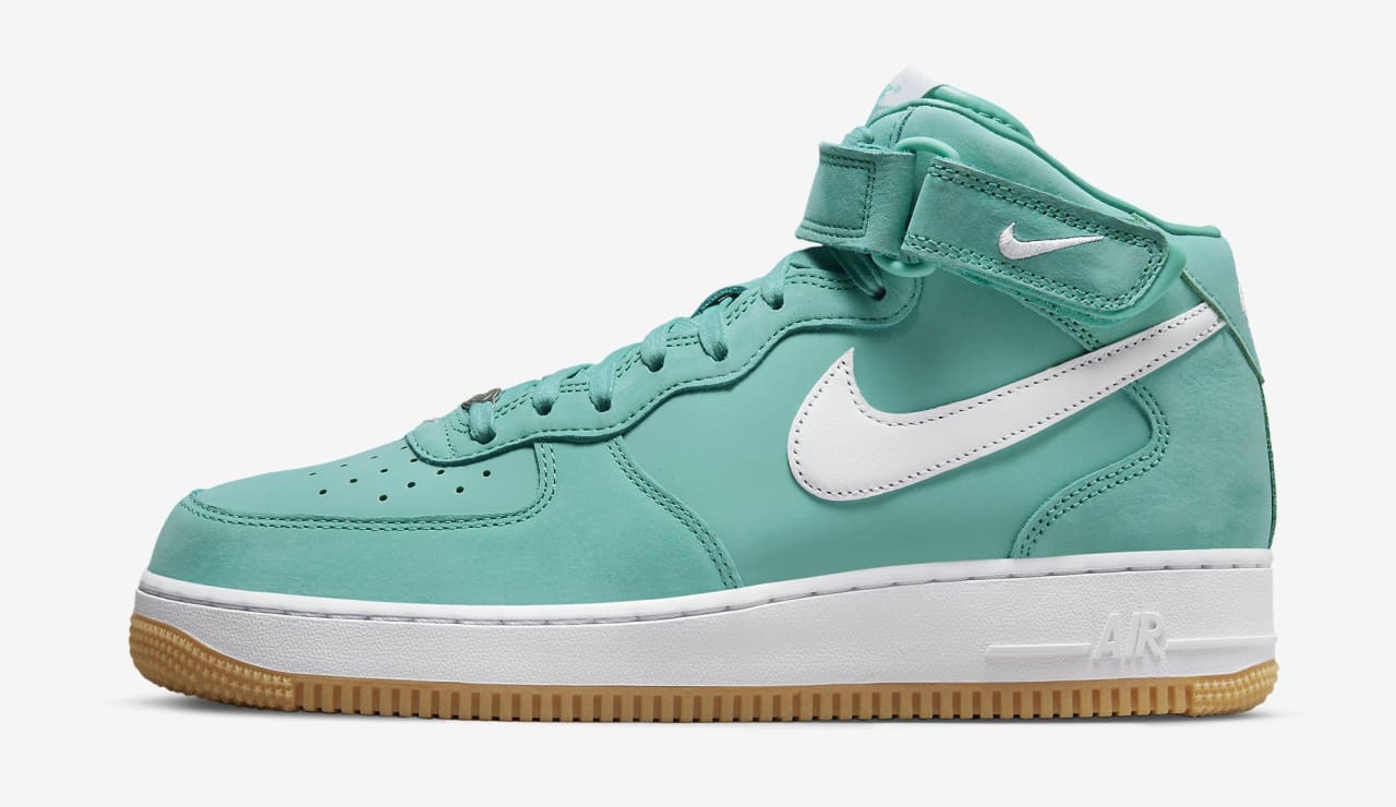 Sneaker Release Guide 7/25/22: Air Jordan 3, Nike SB Dunks ...