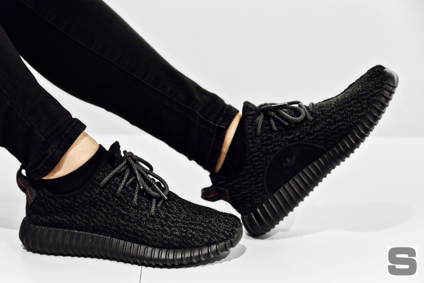 adidas yeezy boost 700 foot locker