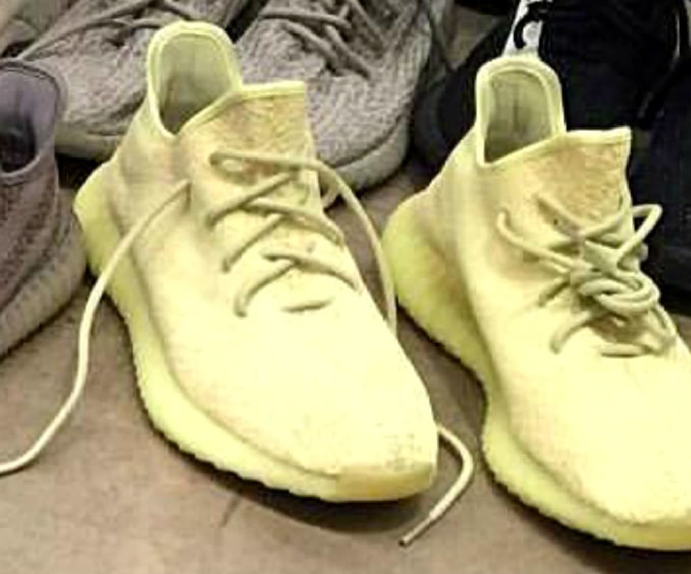 yeezy 350 lime