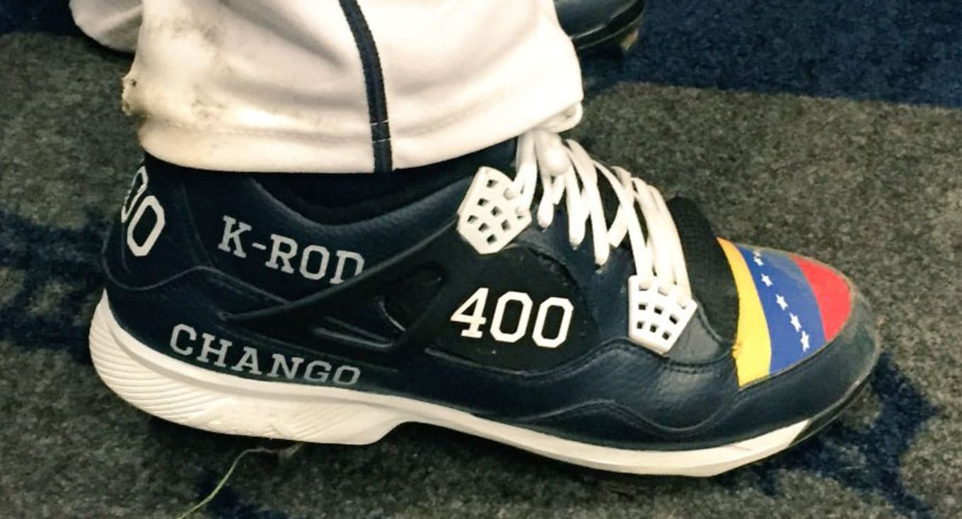 pitcher cleats