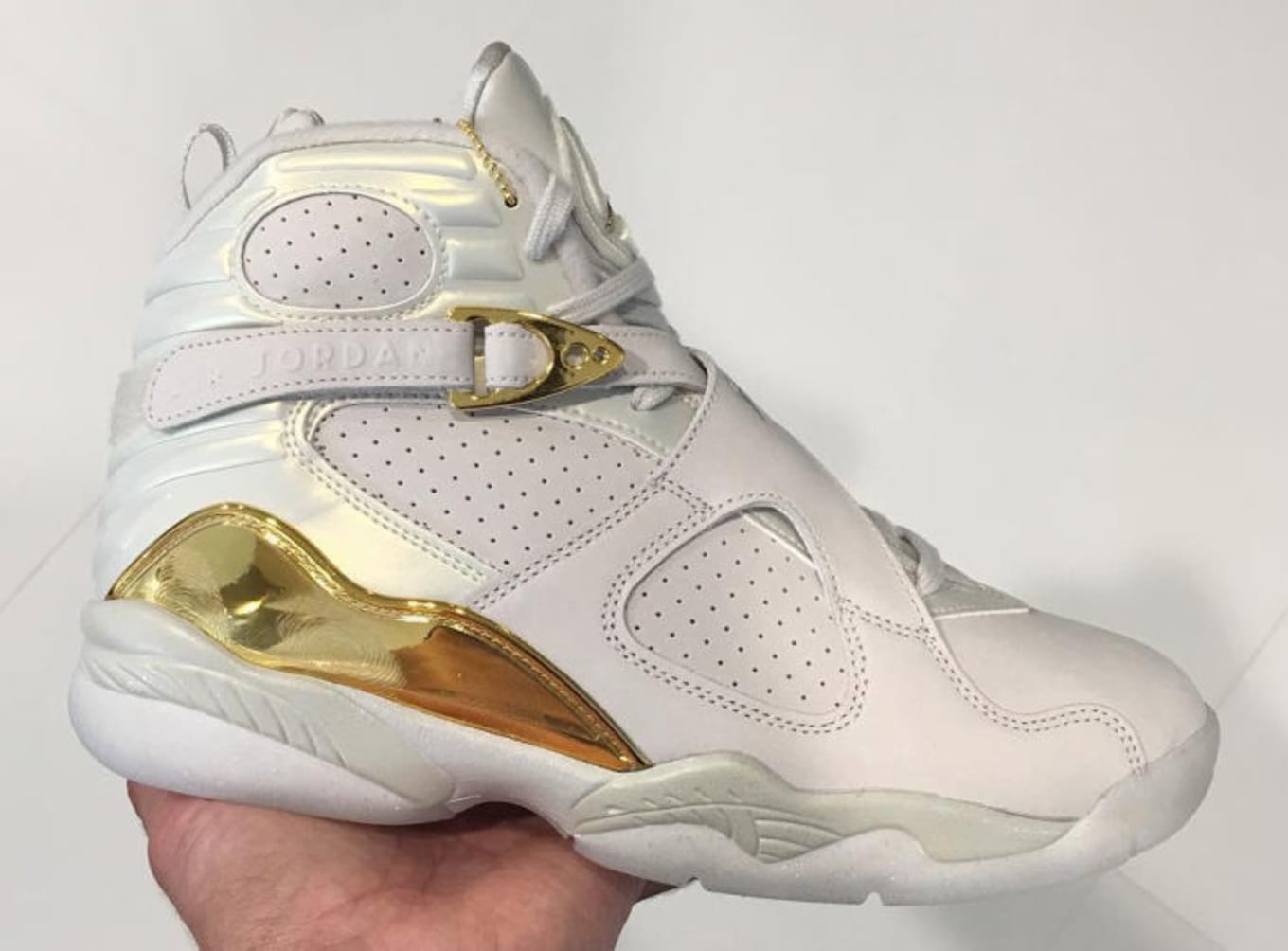 retro 8 gold