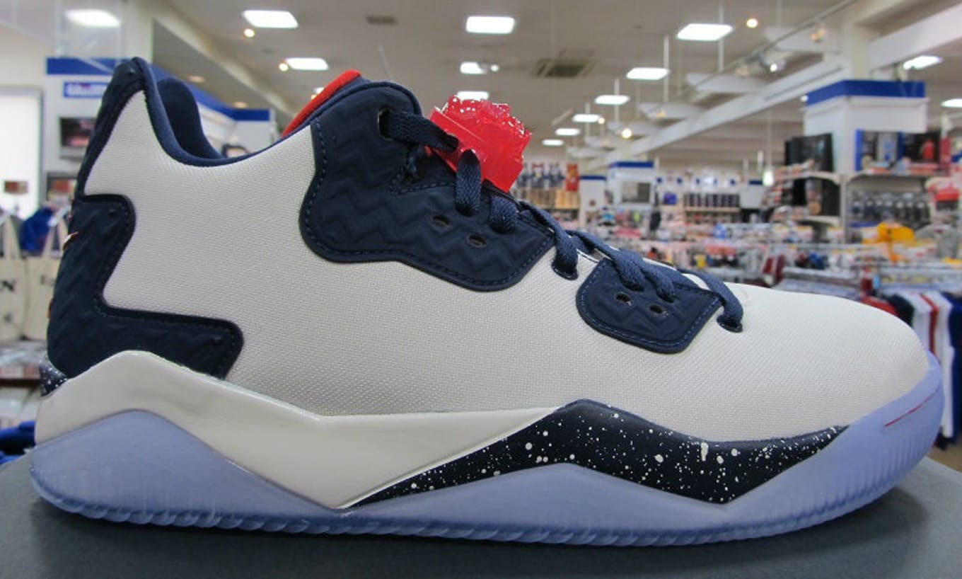 Jordan spike 40 low clearance