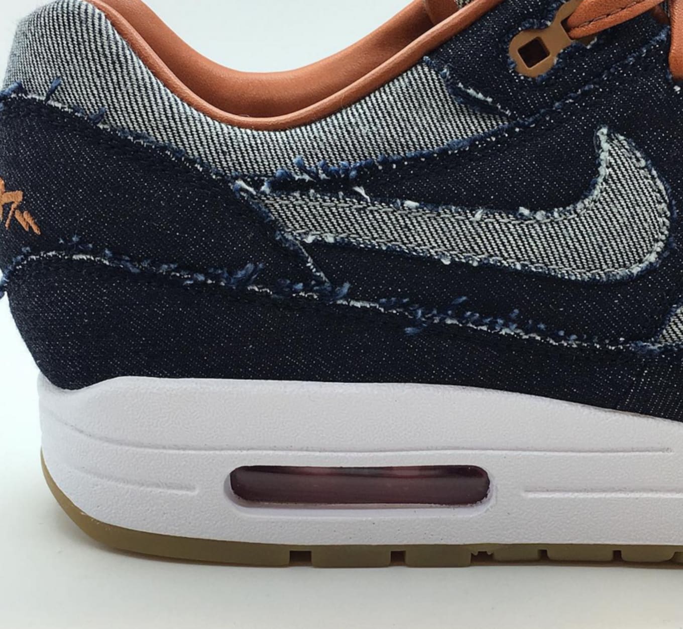 nike air max 1 with jeans