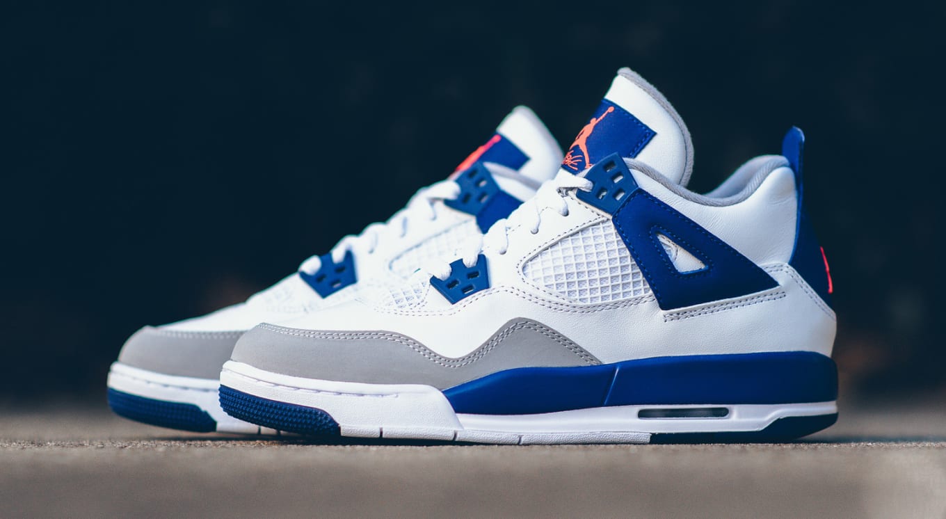 blue and white jordan 4's