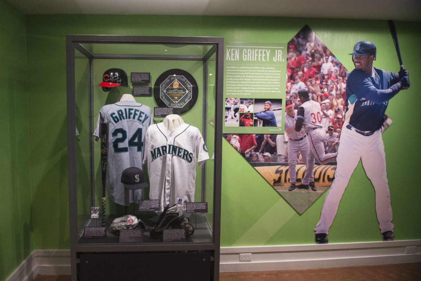 Ken Griffey S Nike Cleats Are Part Of His Hall Of Fame Display Sole Collector