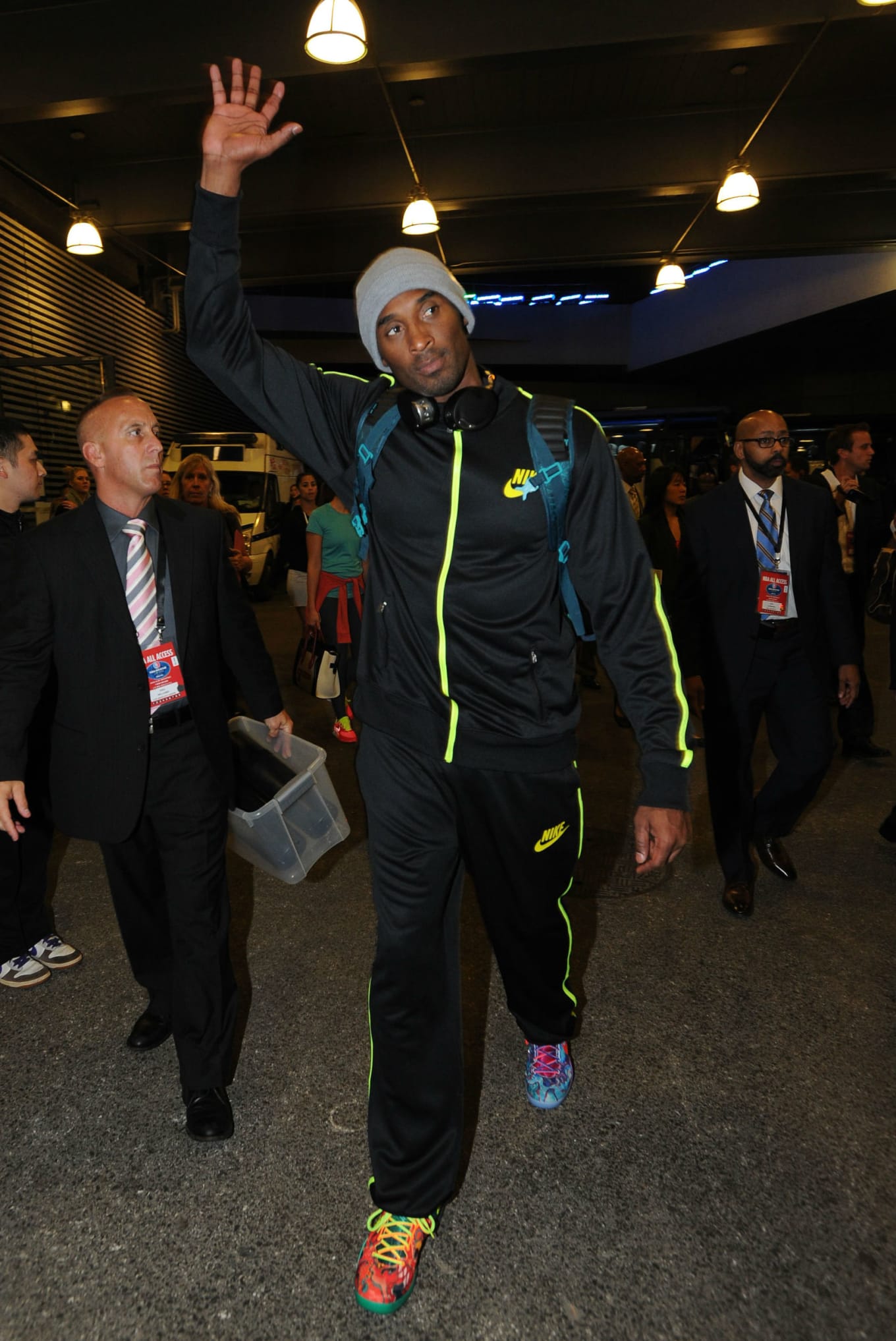 kobe-bryant-nike-kobe-8-what-the_k9ecpp