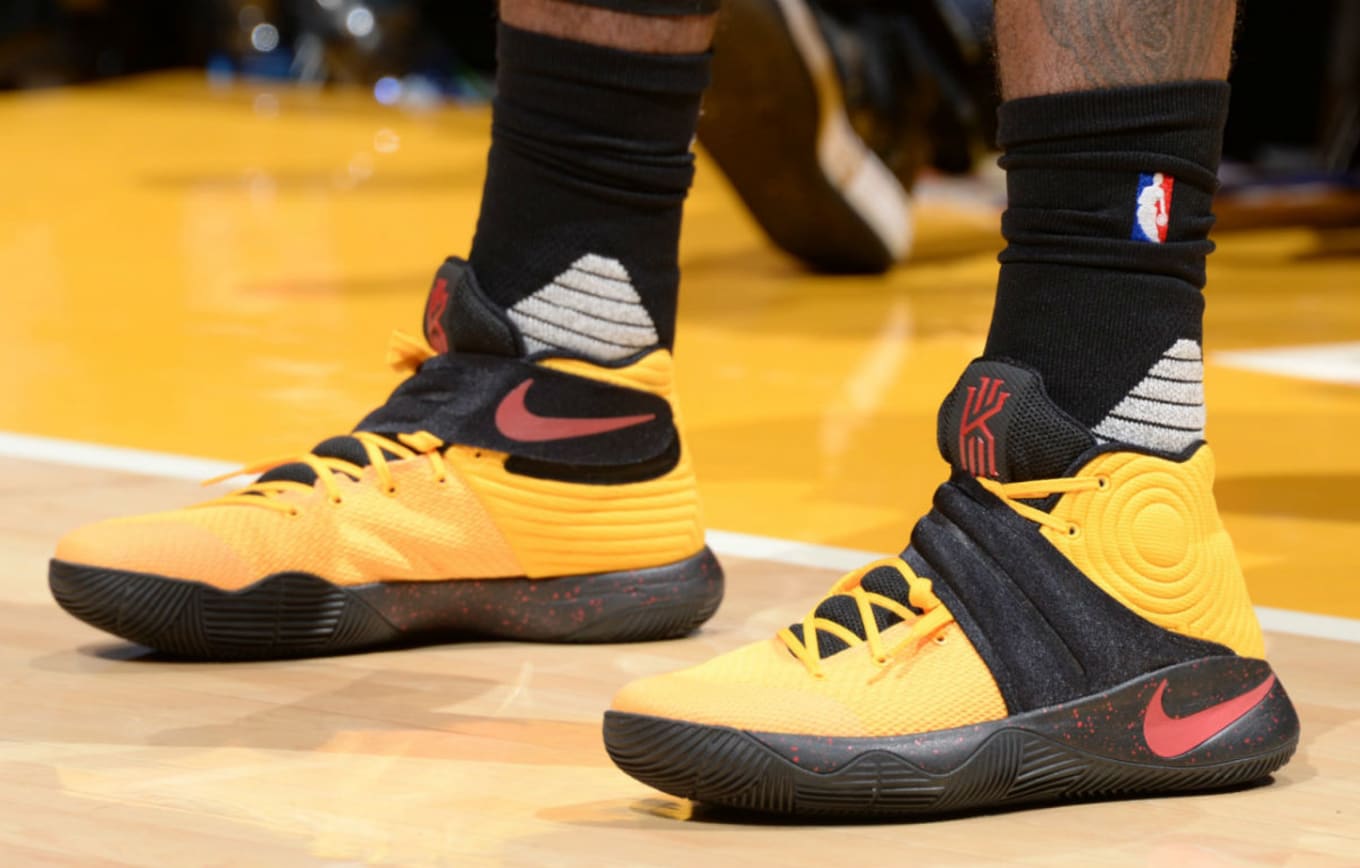 kyrie irving bruce lee shoes