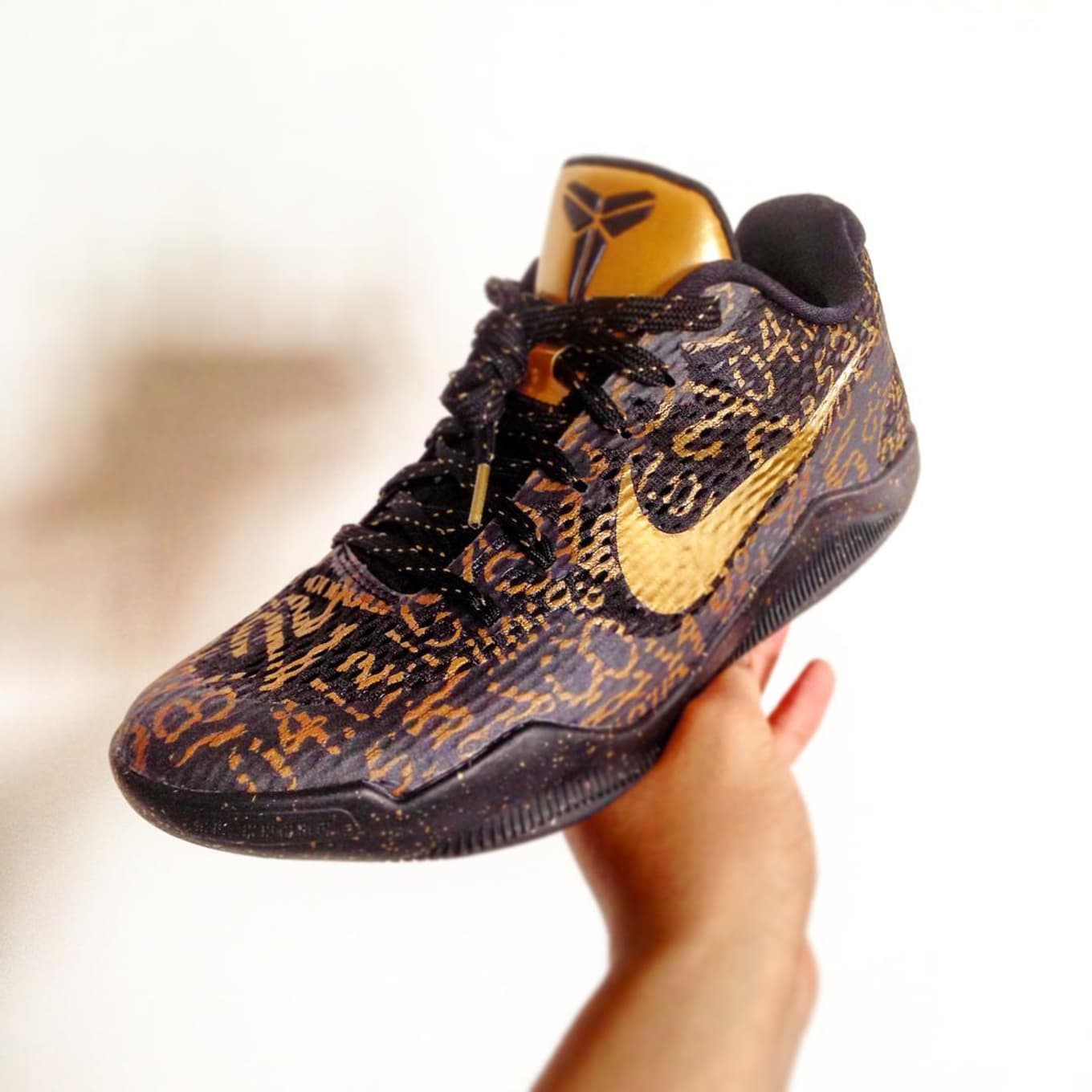 kobe 11 gold