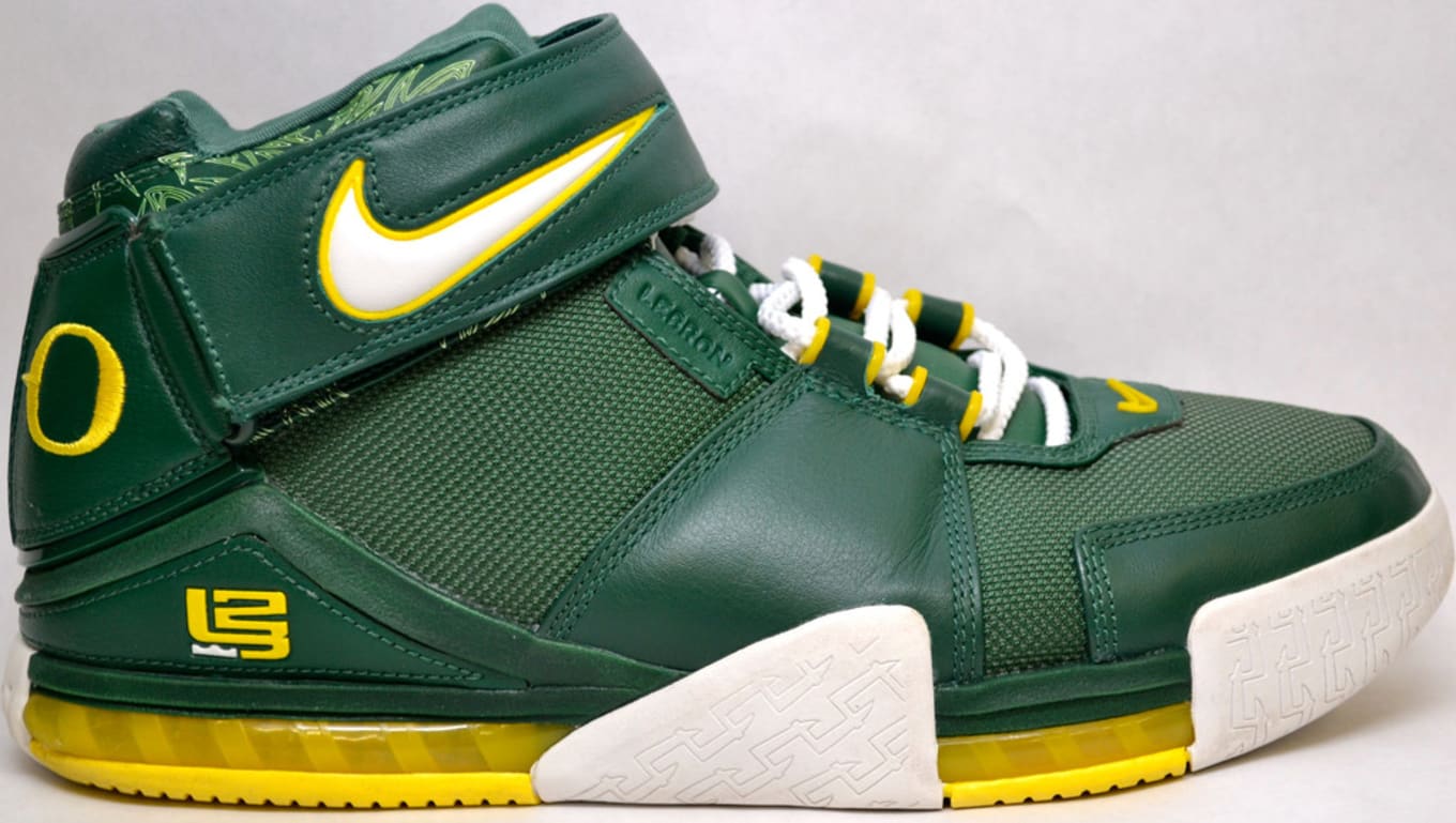 nike lebron 2 Green