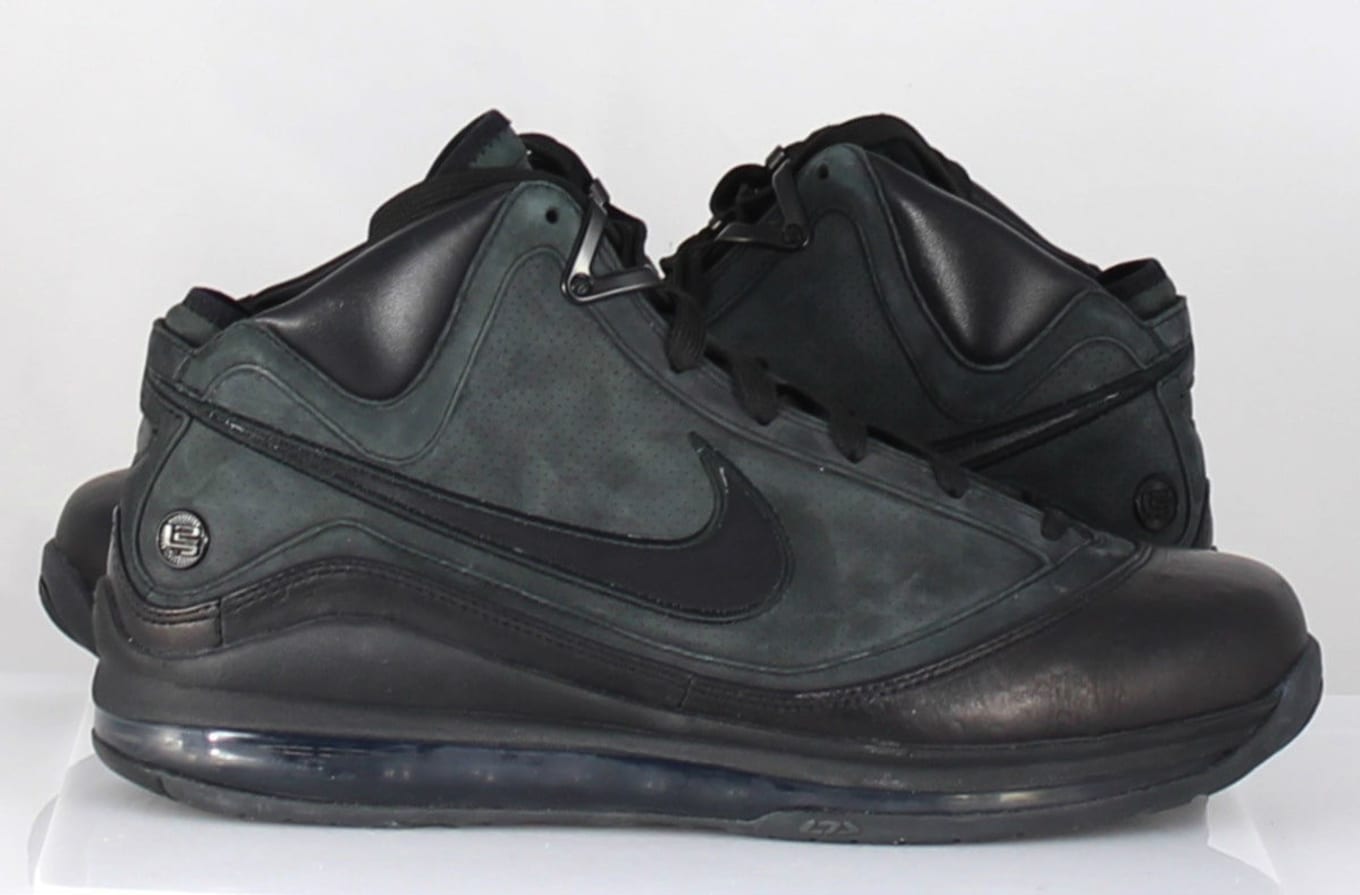 lebron all black