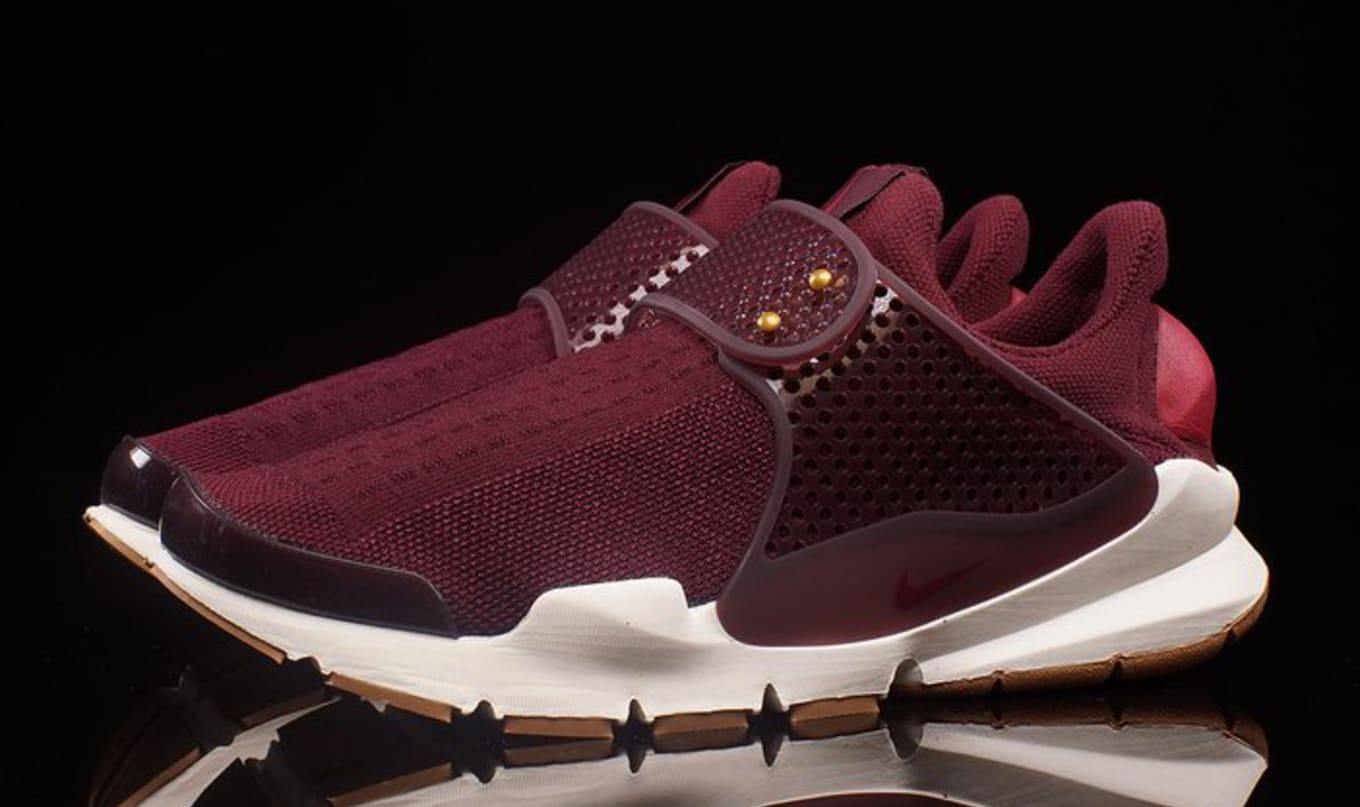 women sock dart