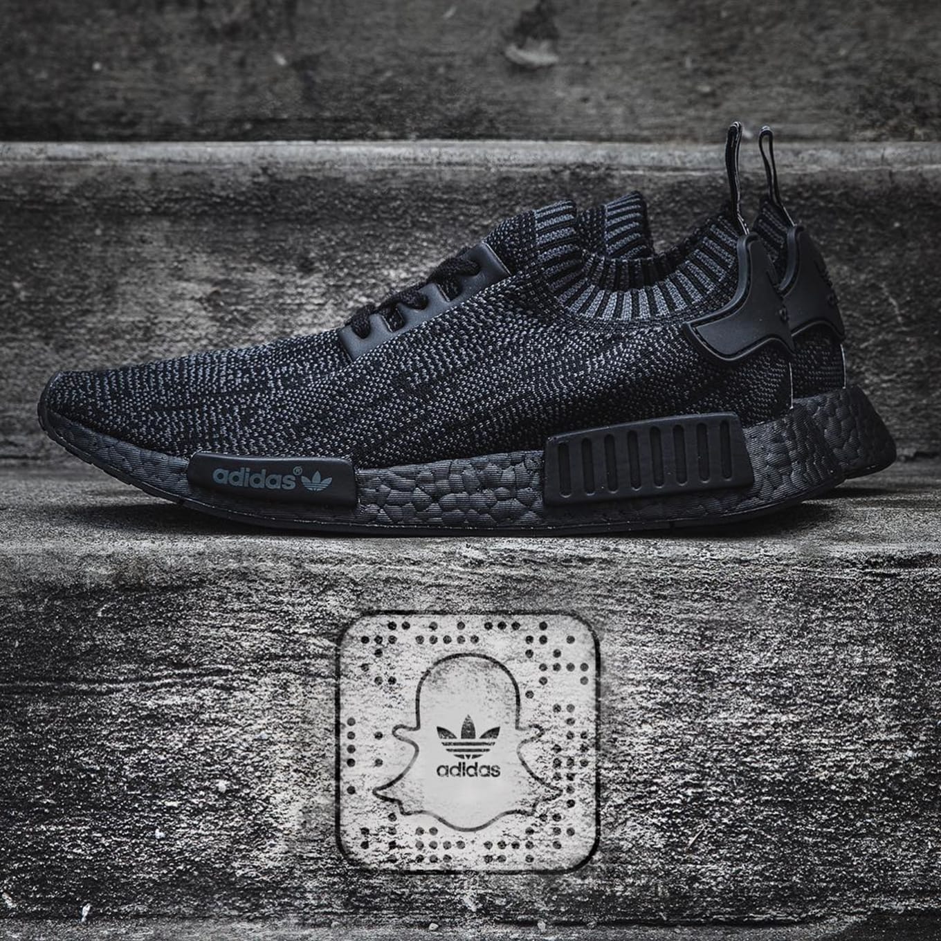 adidas nmd pitch black