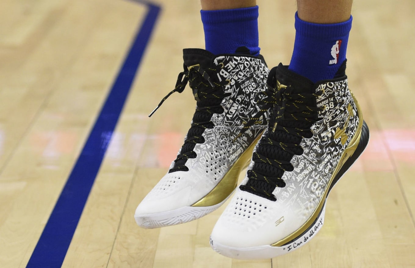 conjunción Huracán Puno Stephen Curry Wearing the "MVP" Under Armour Curry One PE | Sole Collector
