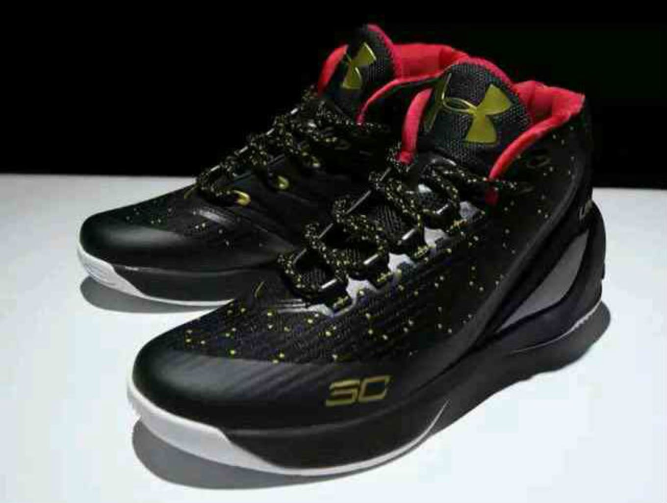 Under Armour Curry 3 Black/Gold-Red