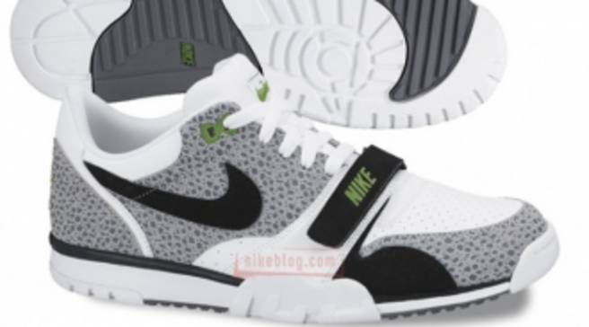 nike air trainer 1 low st safari