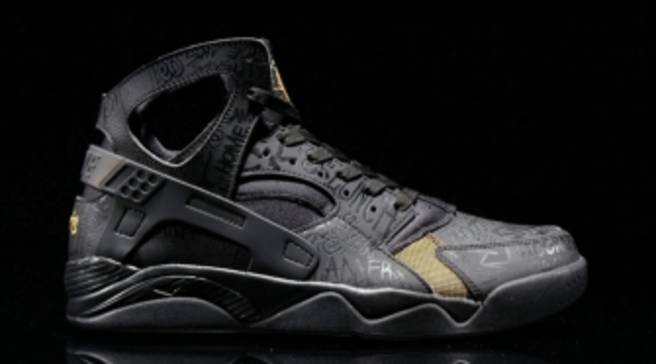 nike air huarache black and gold