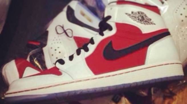 jordan retro 1 carmine