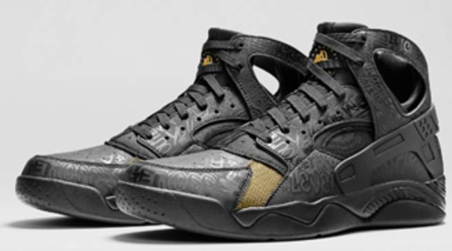 nike air huarache black and gold