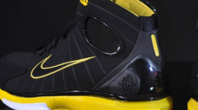 black and yellow huarache 2k4