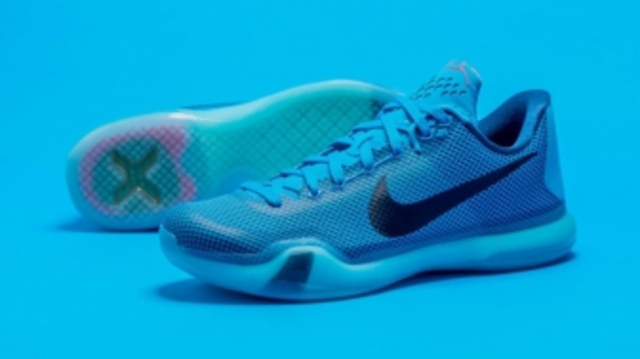 kobe 5am flight