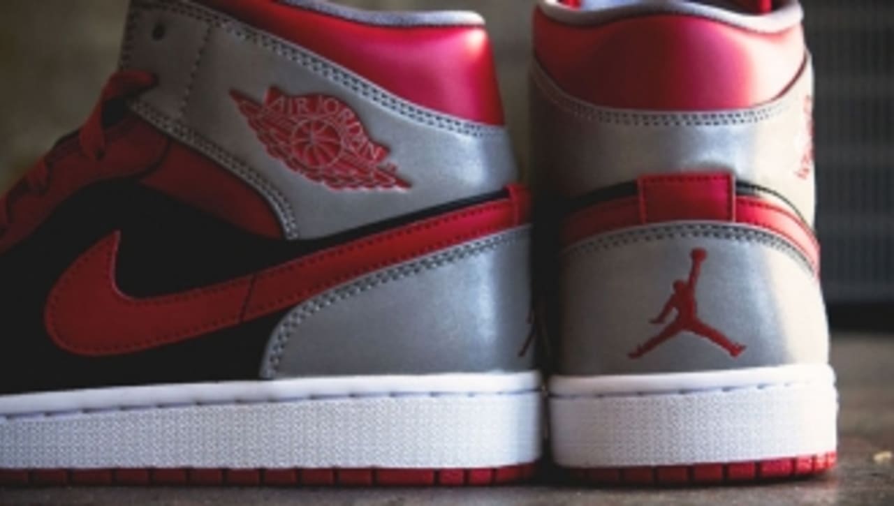 Jordan 1 fire red clearance