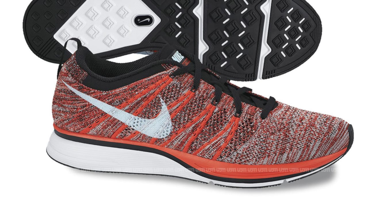 red nike flyknit trainer