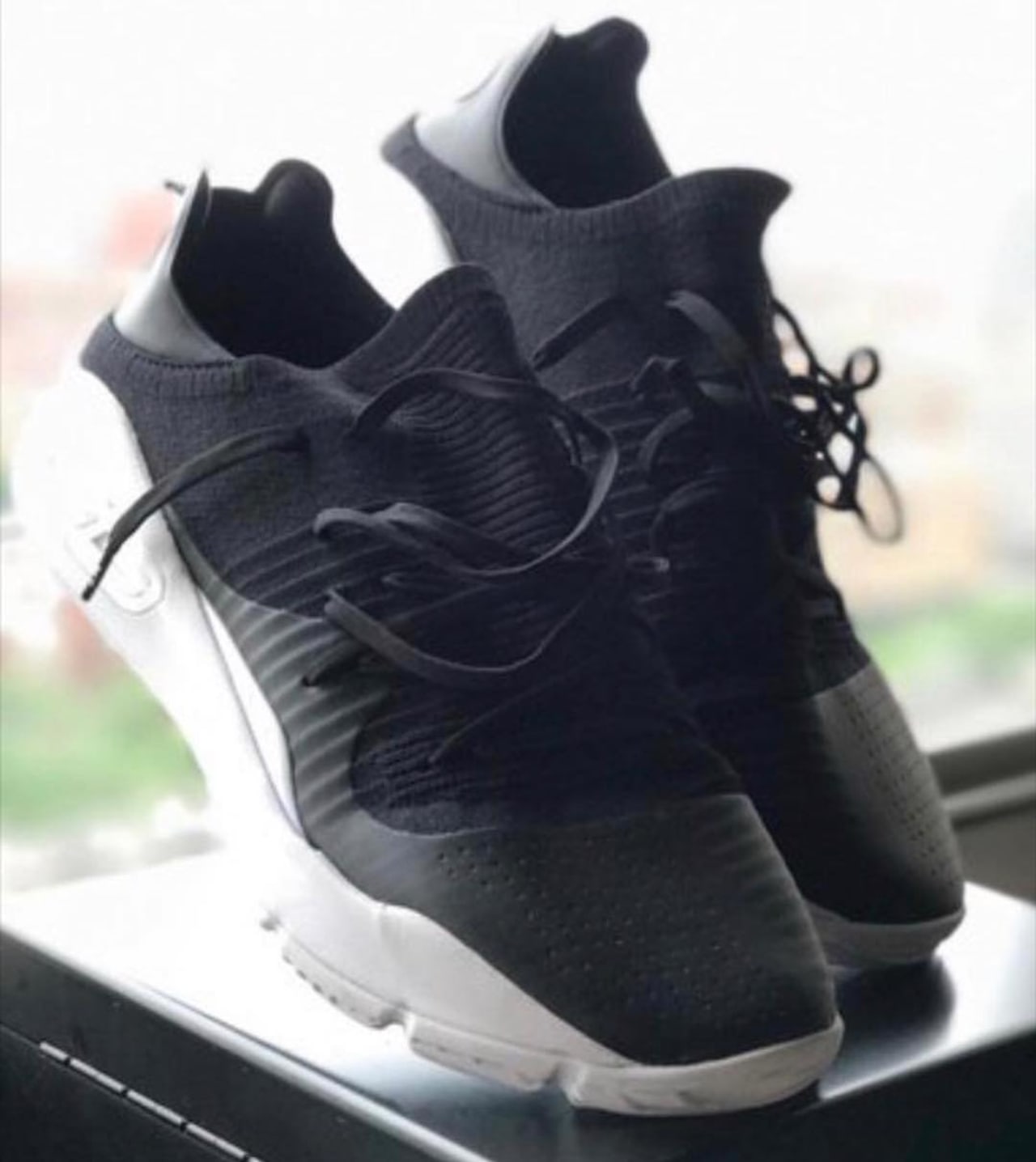 Under Armour Curry 4 Low in Black 