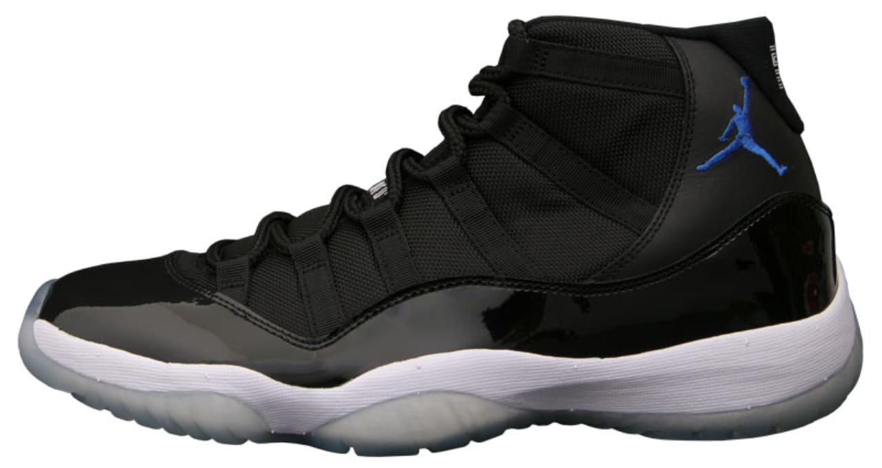 black jordans white sole