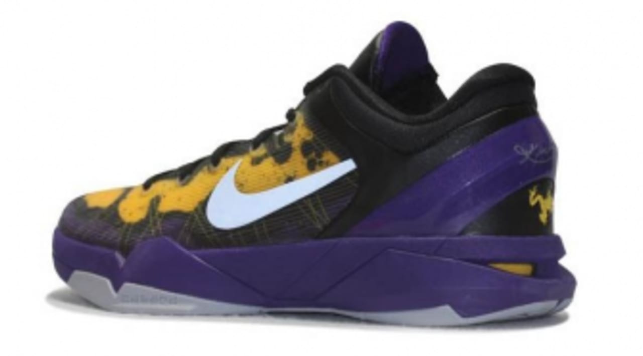 kobe 7 poison dart frog lakers